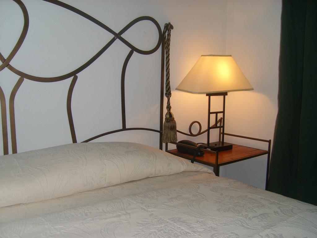 Hotel Angel Azul Манагуа Стая снимка