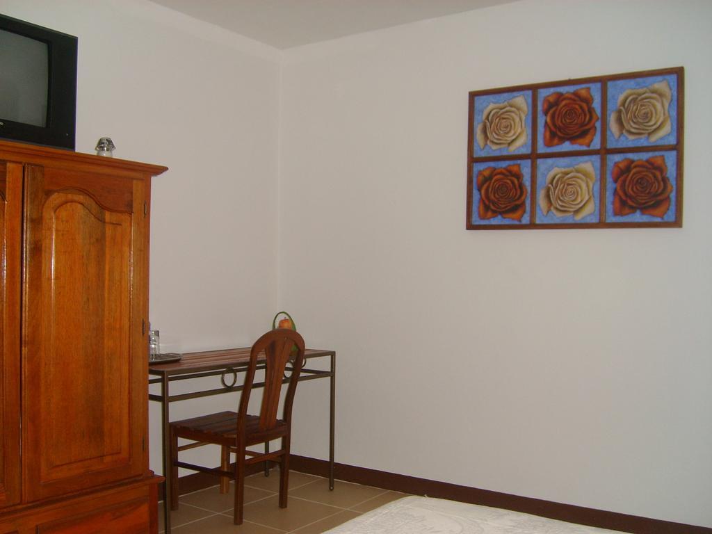 Hotel Angel Azul Манагуа Стая снимка